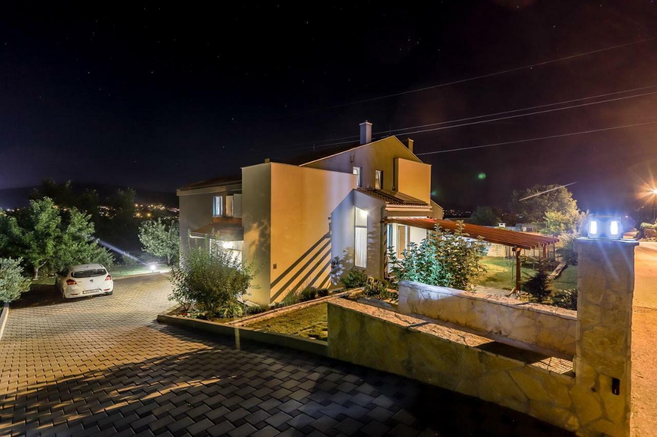 Luxury Villa Nadalina-Dicmo Dugopolje Zewnętrze zdjęcie