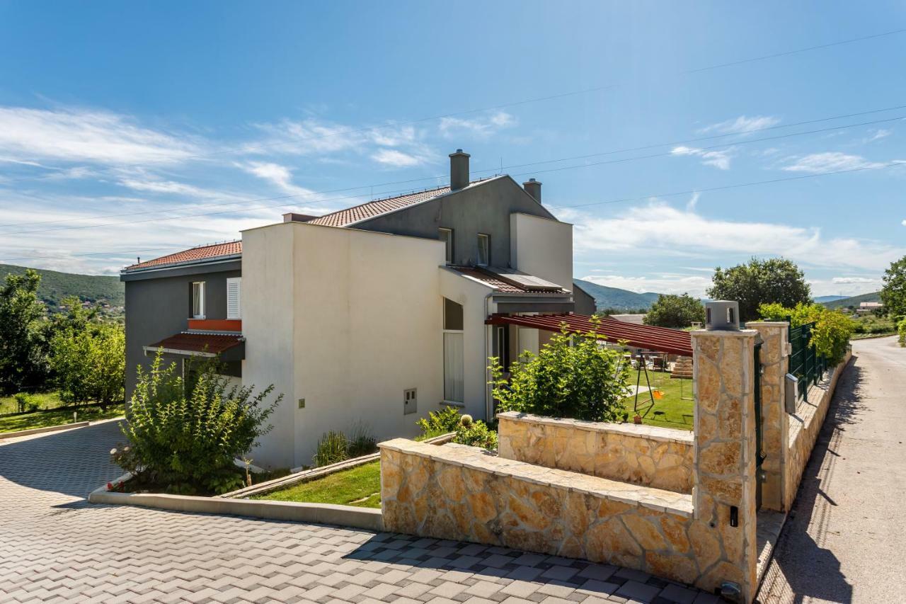Luxury Villa Nadalina-Dicmo Dugopolje Zewnętrze zdjęcie