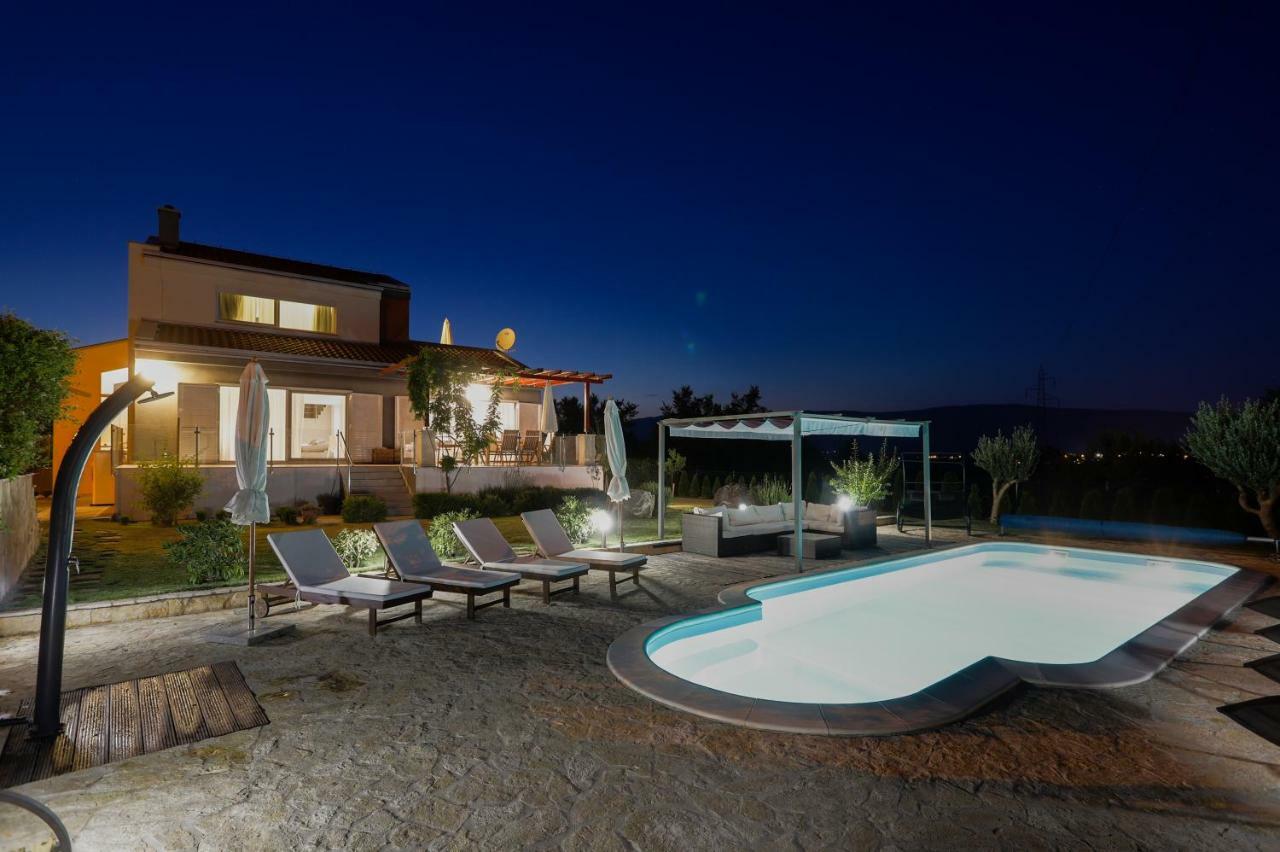 Luxury Villa Nadalina-Dicmo Dugopolje Zewnętrze zdjęcie