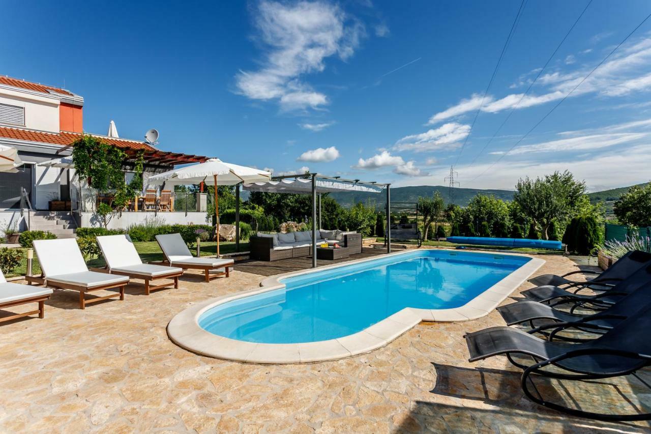 Luxury Villa Nadalina-Dicmo Dugopolje Zewnętrze zdjęcie