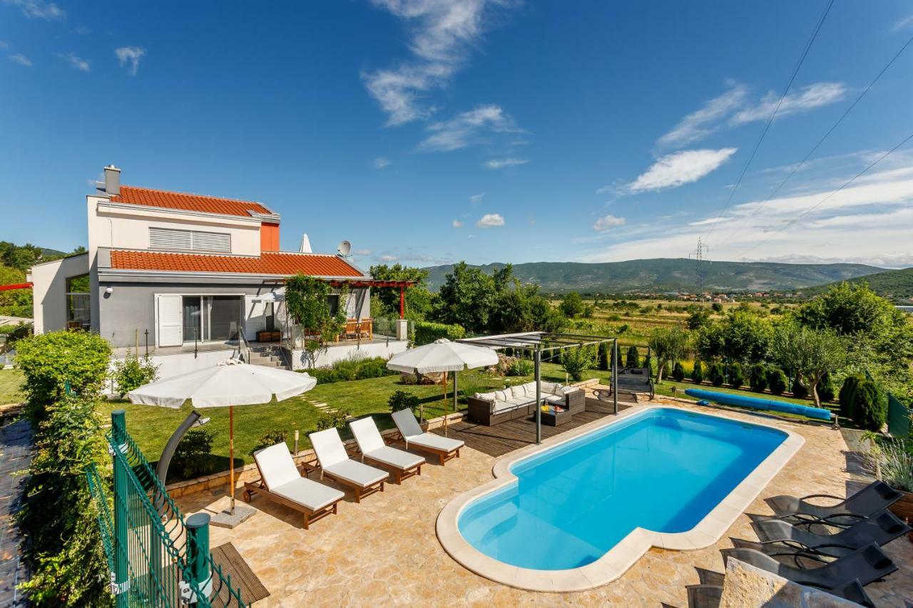 Luxury Villa Nadalina-Dicmo Dugopolje Zewnętrze zdjęcie