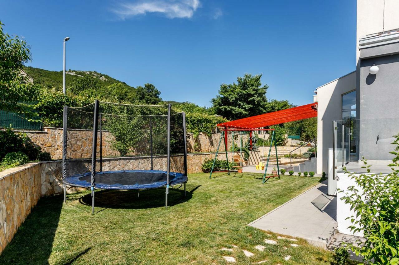 Luxury Villa Nadalina-Dicmo Dugopolje Zewnętrze zdjęcie