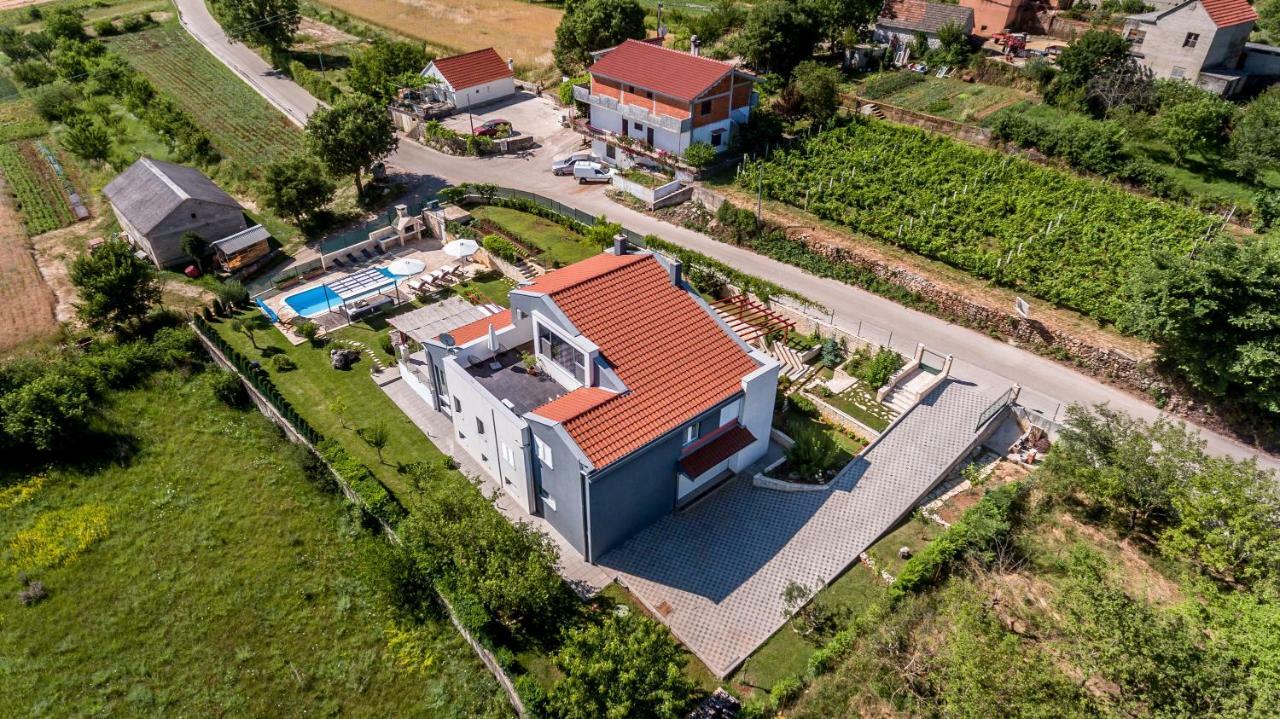 Luxury Villa Nadalina-Dicmo Dugopolje Zewnętrze zdjęcie